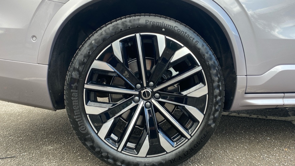 Volvo XC90 2.0 T8 PHEV Ultra Dark 5dr AWD Geartronic Estate - Image 9