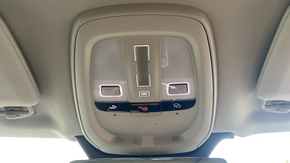 Volvo XC90 2.0 T8 PHEV Ultra Dark 5dr AWD Geartronic Estate - Image 33