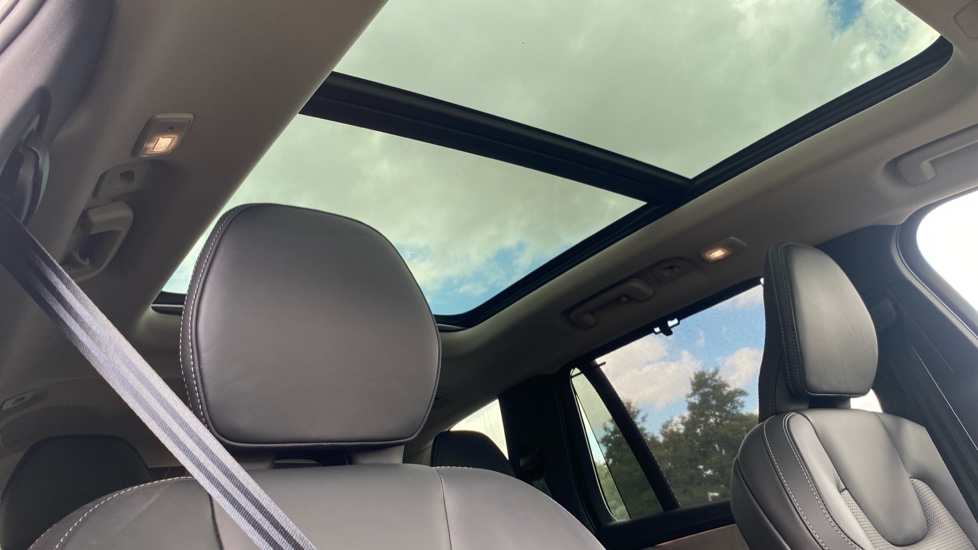 Volvo XC90 2.0 T8 PHEV Ultra Dark 5dr AWD Geartronic Estate - Image 36