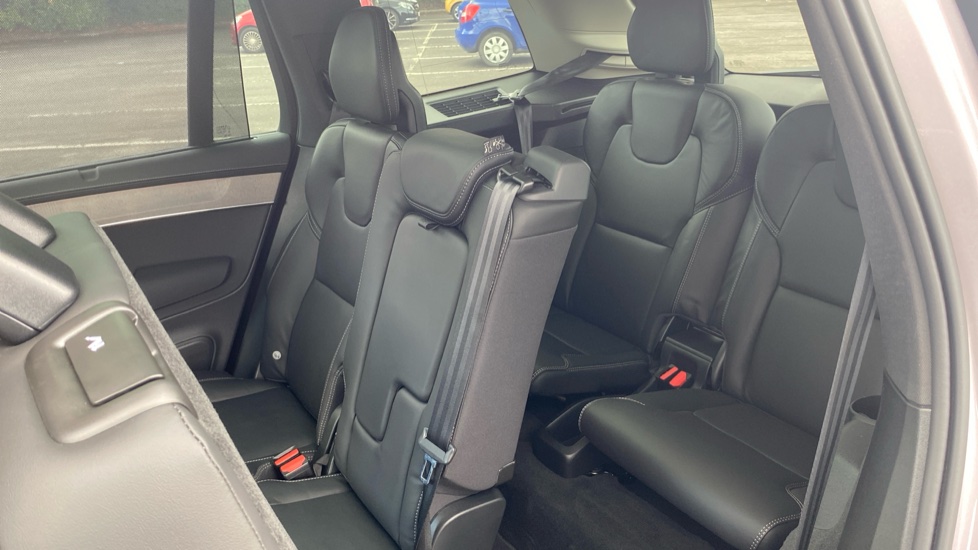 Volvo XC90 2.0 T8 PHEV Ultra Dark 5dr AWD Geartronic Estate - Image 47