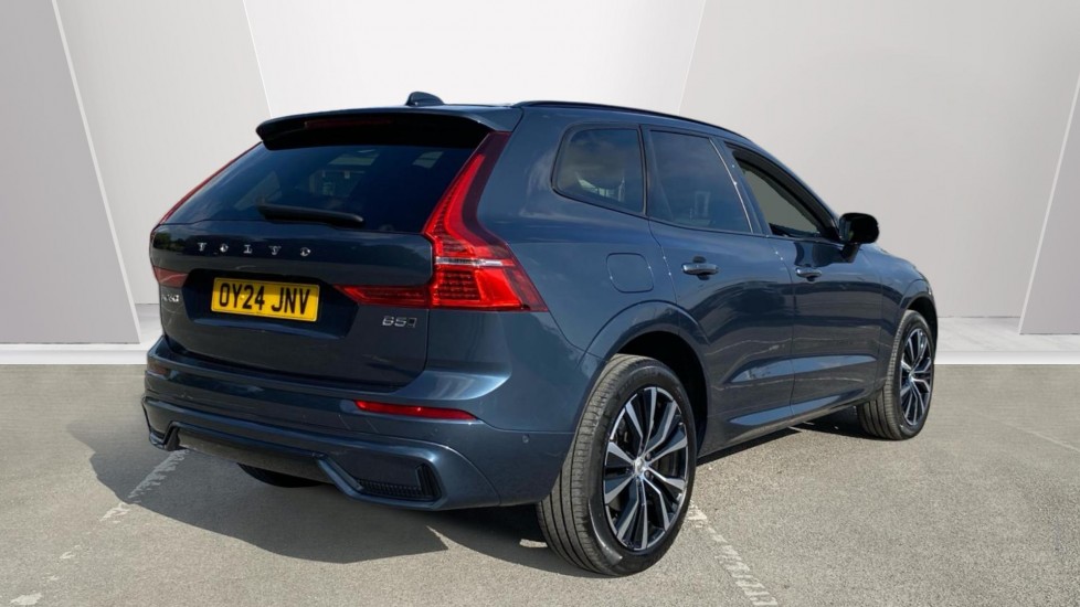 Volvo XC60 2.0 B5P Plus Dark 5dr AWD Geartronic Petrol Estate - Image 2