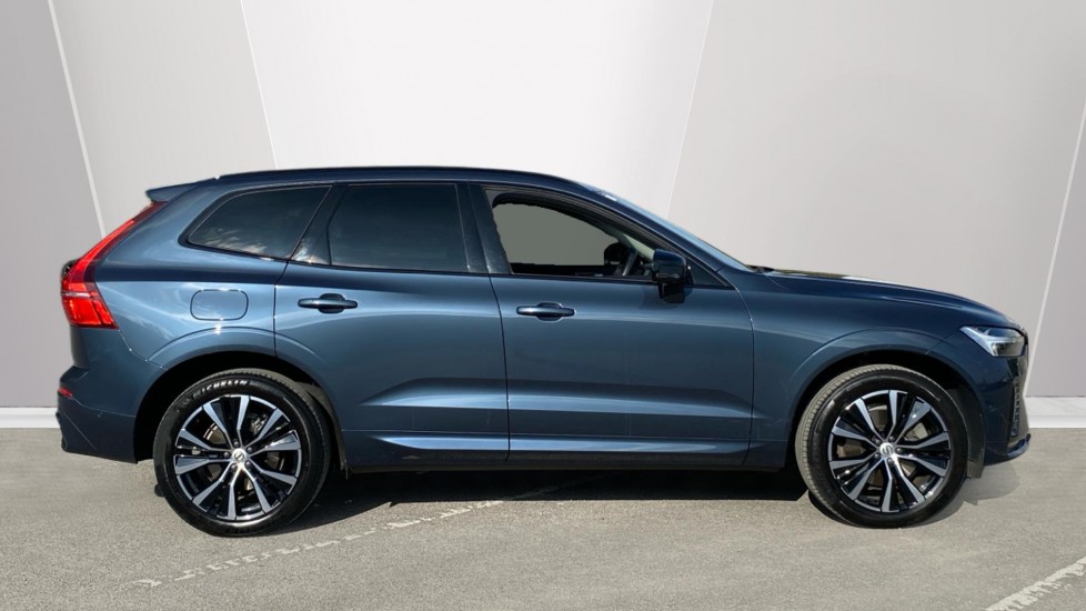 Volvo XC60 2.0 B5P Plus Dark 5dr AWD Geartronic Petrol Estate - Image 3