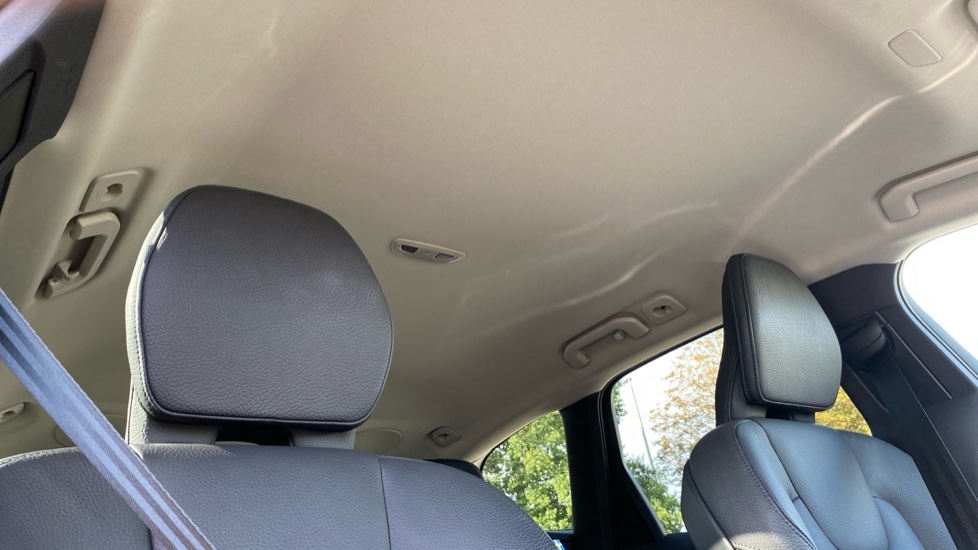Volvo XC60 2.0 B5P Plus Dark 5dr AWD Geartronic Petrol Estate - Image 35