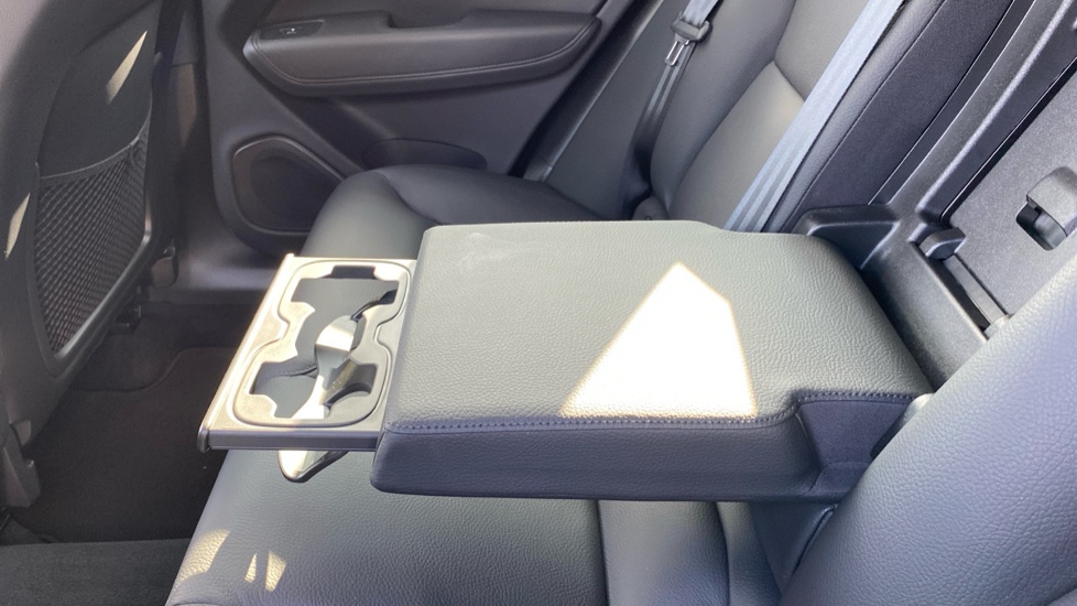Volvo XC60 2.0 B5P Plus Dark 5dr AWD Geartronic Petrol Estate - Image 38