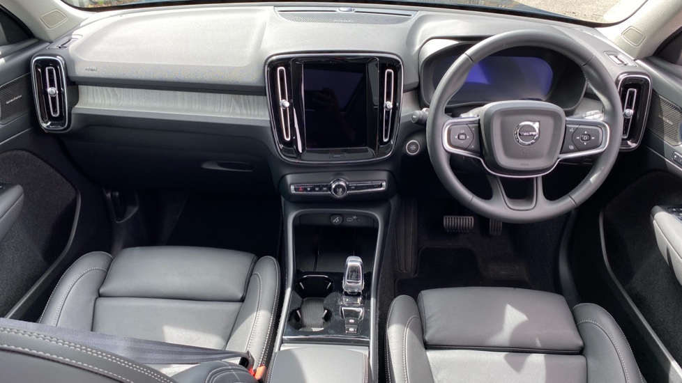 Volvo XC40 2.0 B3P Ultra Dark 5dr Auto Petrol Estate - Image 5