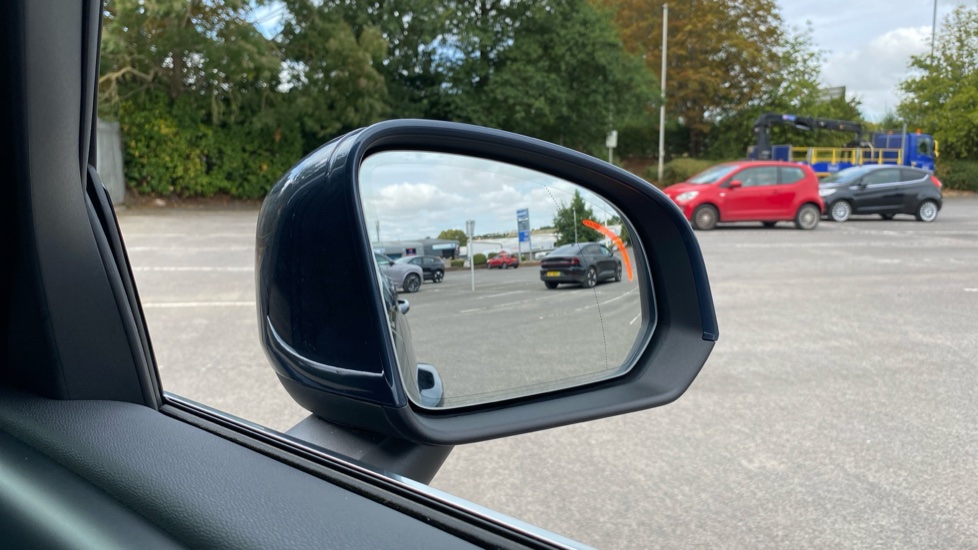 Volvo XC40 2.0 B3P Ultra Dark 5dr Auto Petrol Estate - Image 36