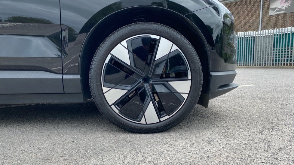 Volvo EX30 200kW SM Extended Range Ultra 69kWh 5dr Auto Electric Estate - Image 9