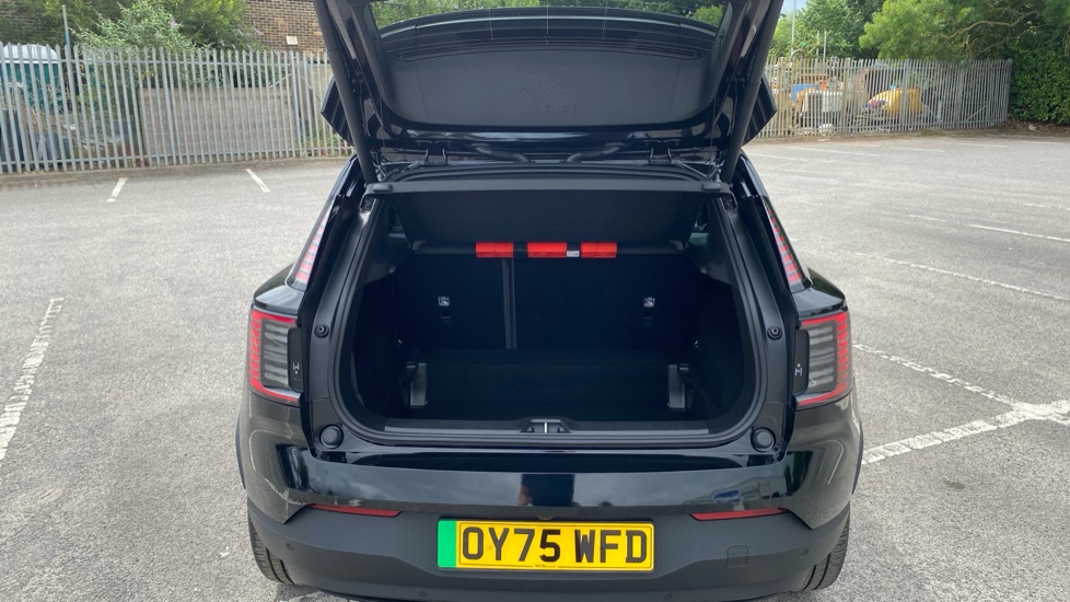 Volvo EX30 200kW SM Extended Range Ultra 69kWh 5dr Auto Electric Estate - Image 13