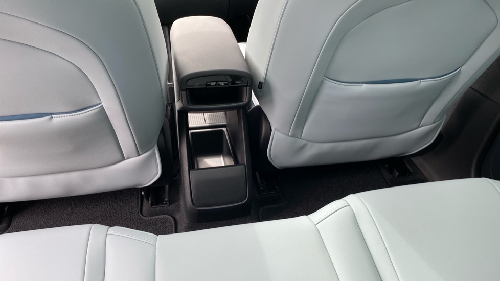 Volvo EX30 200kW SM Extended Range Ultra 69kWh 5dr Auto Electric Estate - Image 35