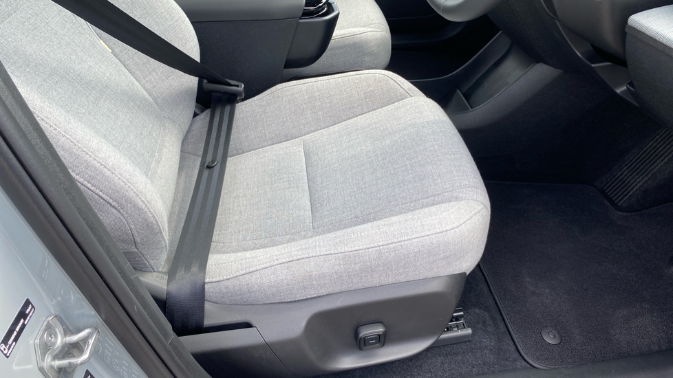 Volvo EX30 200kW SM Extended Range Ultra 69kWh 5dr Auto Electric Estate - Image 30