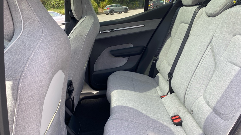 Volvo EX30 200kW SM Extended Range Ultra 69kWh 5dr Auto Electric Estate - Image 33