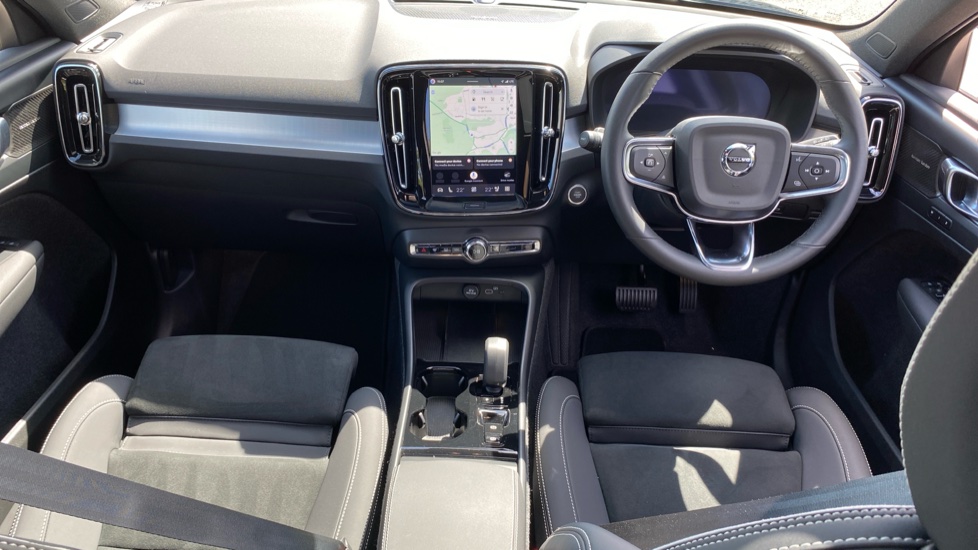 Volvo XC40 2.0 B3P Ultra Black Edition 5dr Auto Petrol Estate - Image 5