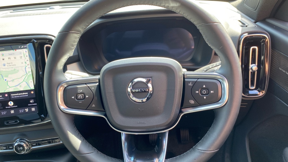 Volvo XC40 2.0 B3P Ultra Black Edition 5dr Auto Petrol Estate - Image 10
