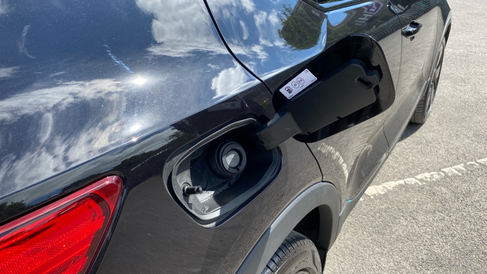Volvo XC40 2.0 B3P Ultra Black Edition 5dr Auto Petrol Estate - Image 16