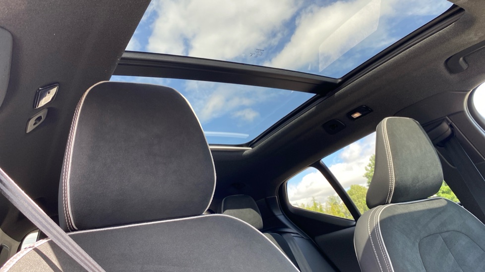 Volvo XC40 2.0 B3P Ultra Black Edition 5dr Auto Petrol Estate - Image 35