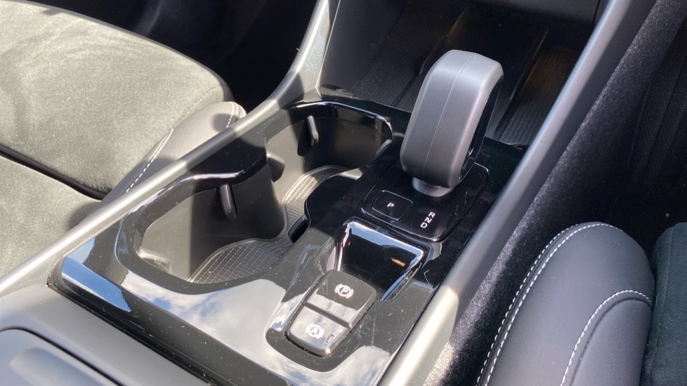 Volvo XC40 2.0 B4P Plus Dark 5dr Auto Petrol Estate - Image 27