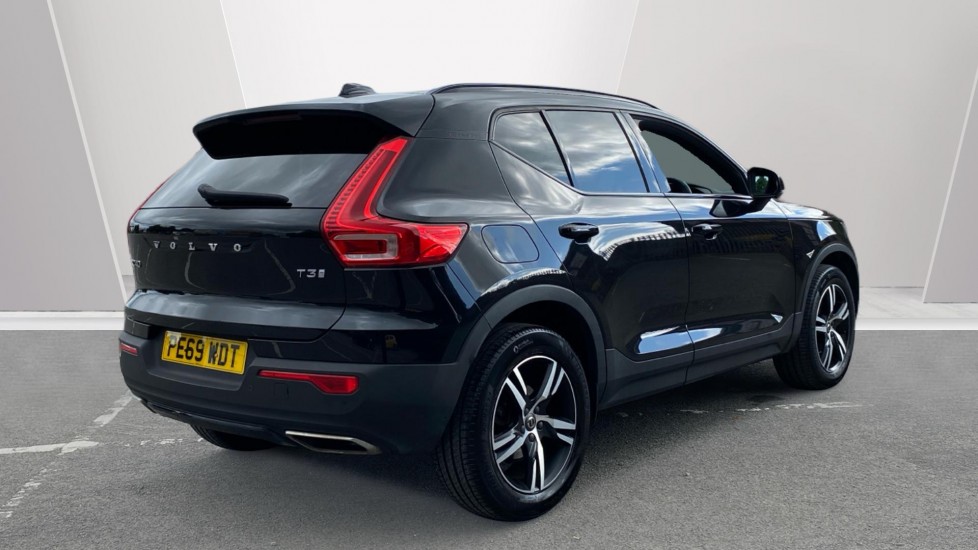 Volvo XC40 1.5 T3 [163] R DESIGN 5dr Petrol Estate - Image 2