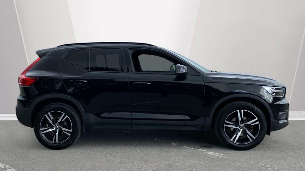 Volvo XC40 1.5 T3 [163] R DESIGN 5dr Petrol Estate - Image 3
