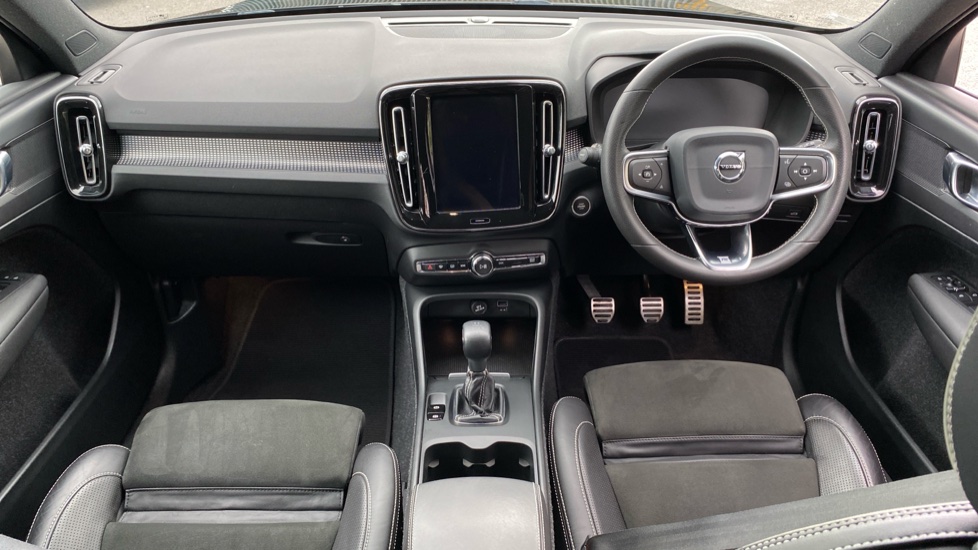 Volvo XC40 1.5 T3 [163] R DESIGN 5dr Petrol Estate - Image 5