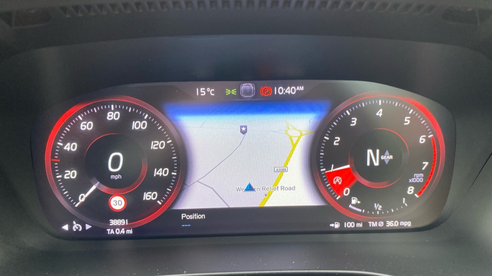Volvo XC40 1.5 T3 [163] R DESIGN 5dr Petrol Estate - Image 11