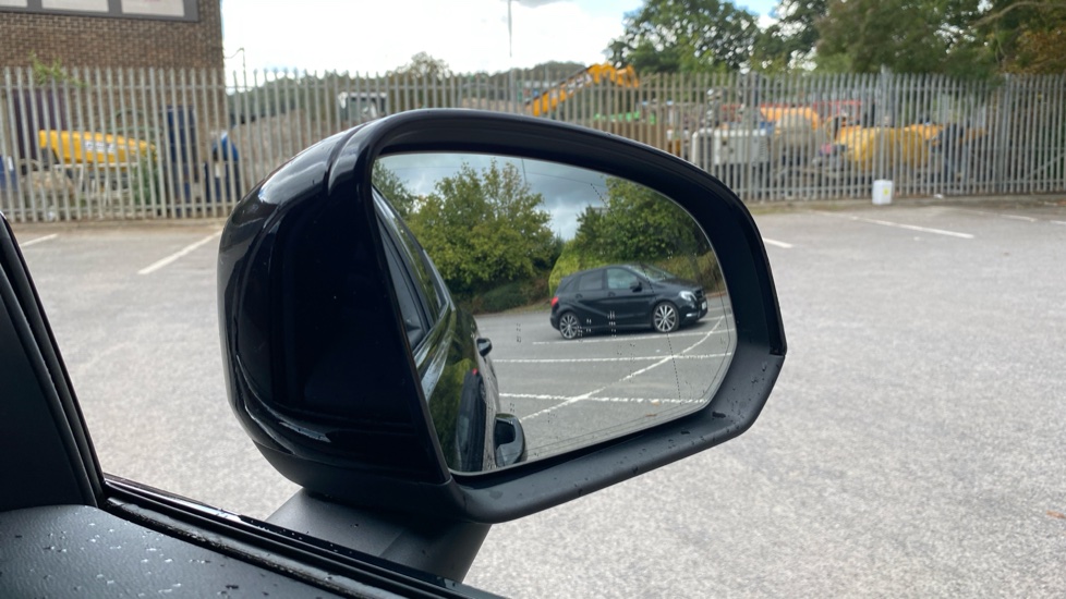 Volvo XC40 1.5 T3 [163] R DESIGN 5dr Petrol Estate - Image 36