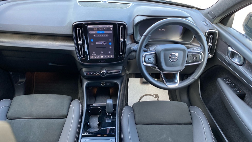 Volvo EX40 185kW Extended Range Plus 78kWh 5dr Auto Electric Estate - Image 5