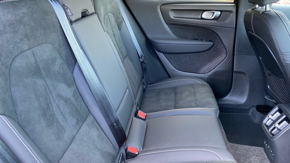 Volvo EX40 185kW Extended Range Plus 78kWh 5dr Auto Electric Estate - Image 6