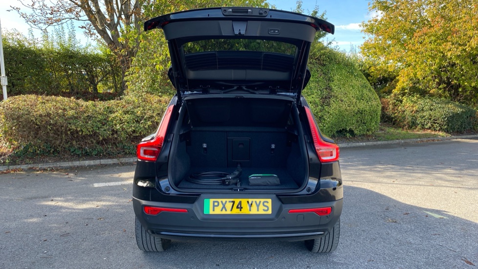 Volvo EX40 185kW Extended Range Plus 78kWh 5dr Auto Electric Estate - Image 13
