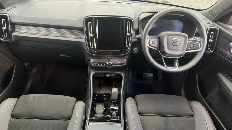 Volvo XC40 2.0 B3P Plus Dark 5dr Auto Petrol Estate - Image 5