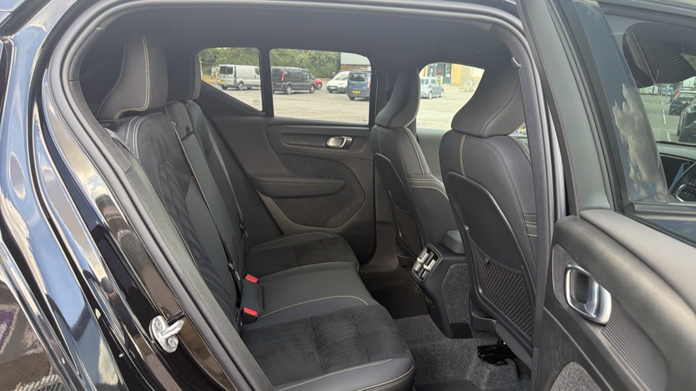Volvo XC40 2.0 B3P Plus Dark 5dr Auto Petrol Estate - Image 6