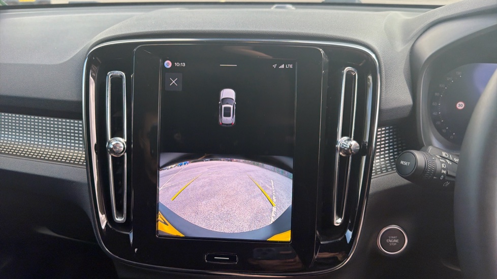 Volvo XC40 2.0 B3P Plus Dark 5dr Auto Petrol Estate - Image 18