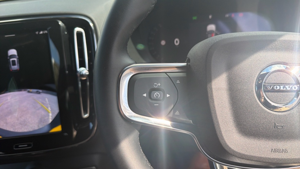 Volvo XC40 2.0 B3P Plus Dark 5dr Auto Petrol Estate - Image 20