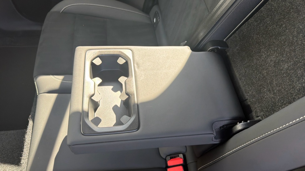 Volvo XC40 2.0 B3P Plus Dark 5dr Auto Petrol Estate - Image 33