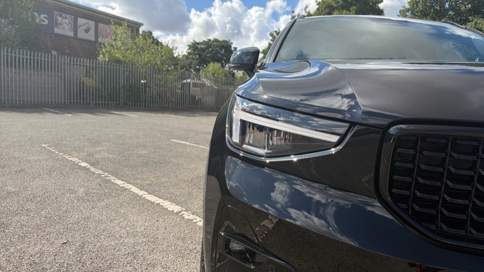 Volvo XC40 2.0 B3P Plus Dark 5dr Auto Petrol Estate - Image 36