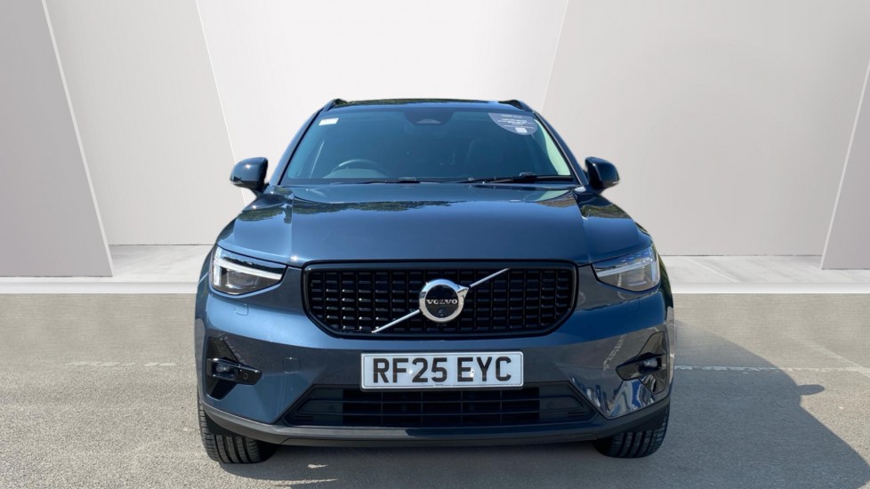 Volvo XC40 2.0 B3P Ultra Dark 5dr Auto Petrol Estate - Image 8