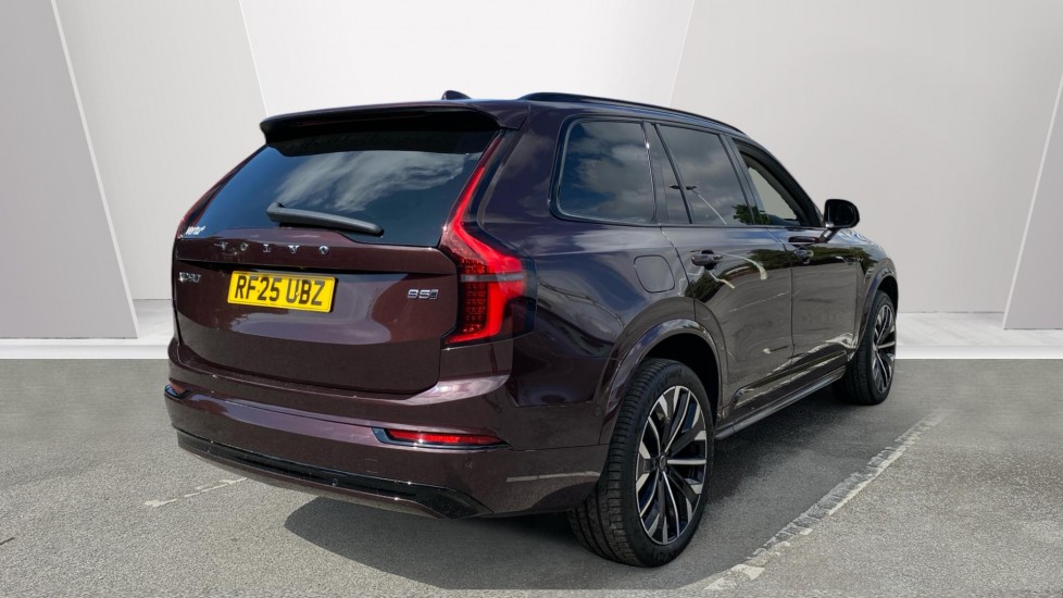 Volvo XC90 2.0 B5P Ultra Dark 5dr AWD Geartronic Petrol Estate - Image 2