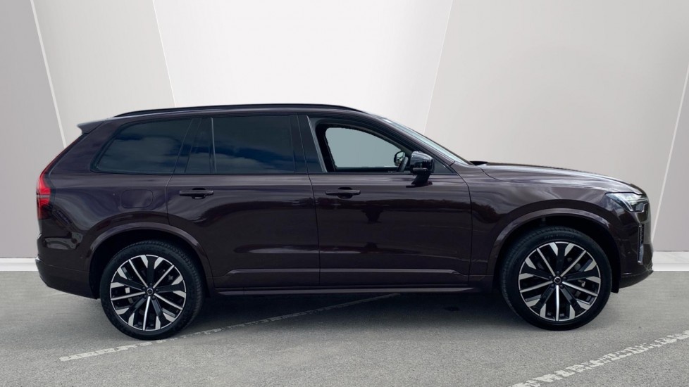 Volvo XC90 2.0 B5P Ultra Dark 5dr AWD Geartronic Petrol Estate - Image 3