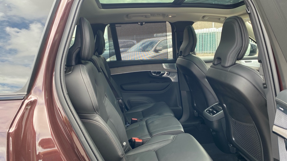 Volvo XC90 2.0 B5P Ultra Dark 5dr AWD Geartronic Petrol Estate - Image 6