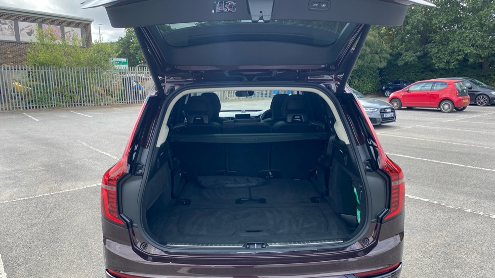 Volvo XC90 2.0 B5P Ultra Dark 5dr AWD Geartronic Petrol Estate - Image 13