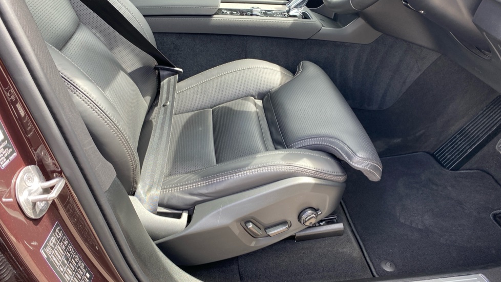 Volvo XC90 2.0 B5P Ultra Dark 5dr AWD Geartronic Petrol Estate - Image 30