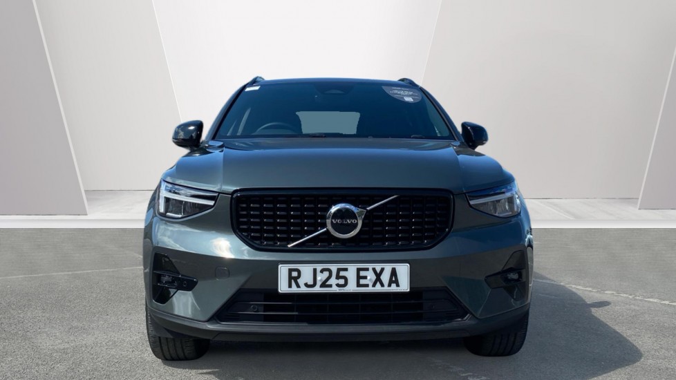 Volvo XC40 2.0 B3P Plus Dark 5dr Auto Petrol Estate - Image 8