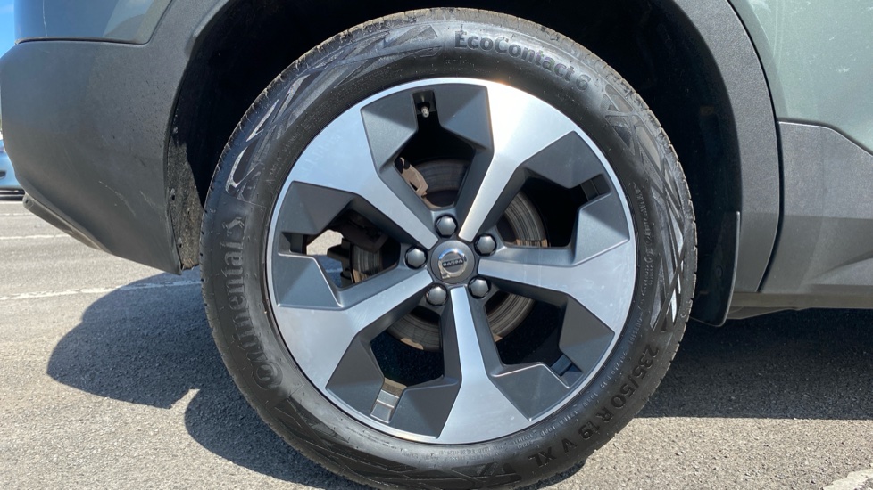 Volvo XC40 2.0 B3P Plus Dark 5dr Auto Petrol Estate - Image 9
