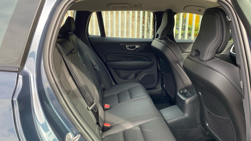 Volvo V60 2.0 T6 [350] PHEV Plus Dark 5dr AWD Auto Estate - Image 6