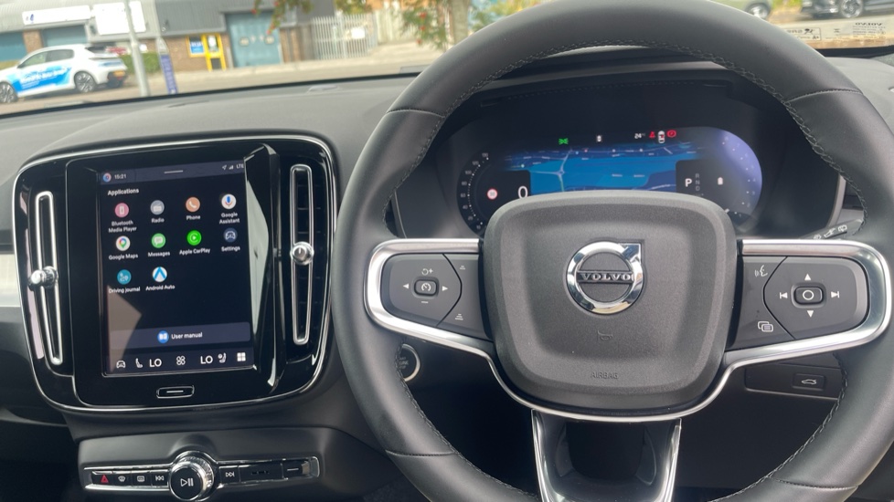 Volvo XC40 2.0 B4P Plus Dark 5dr Auto Petrol Estate - Image 10