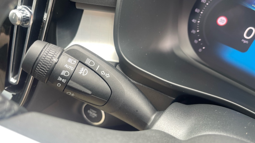 Volvo XC40 2.0 B4P Plus Dark 5dr Auto Petrol Estate - Image 19