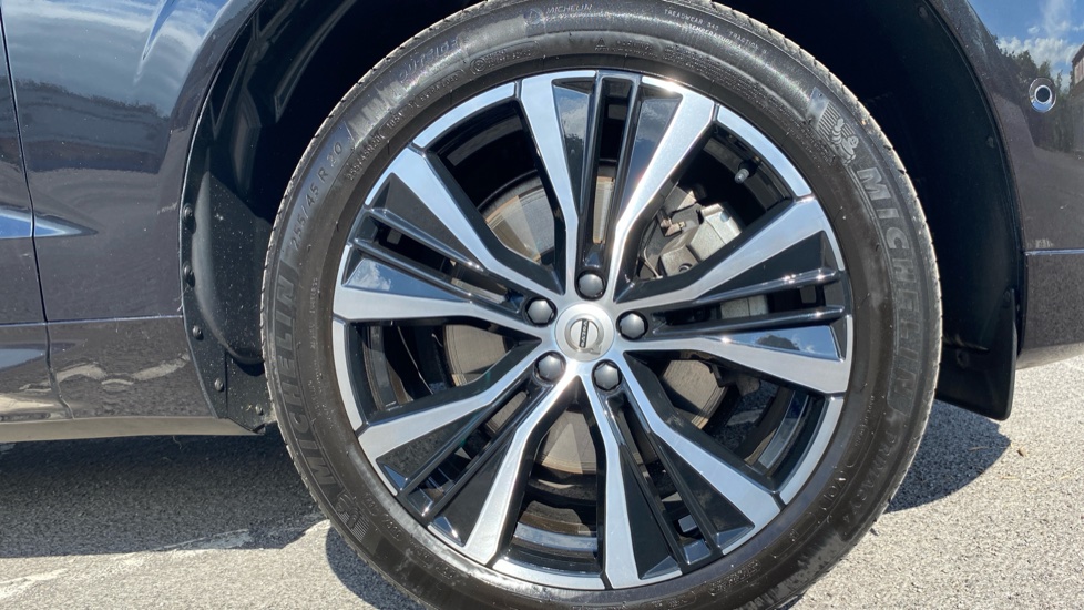 Volvo XC60 2.0 B5P Ultra Dark 5dr AWD Geartronic Petrol Estate - Image 9
