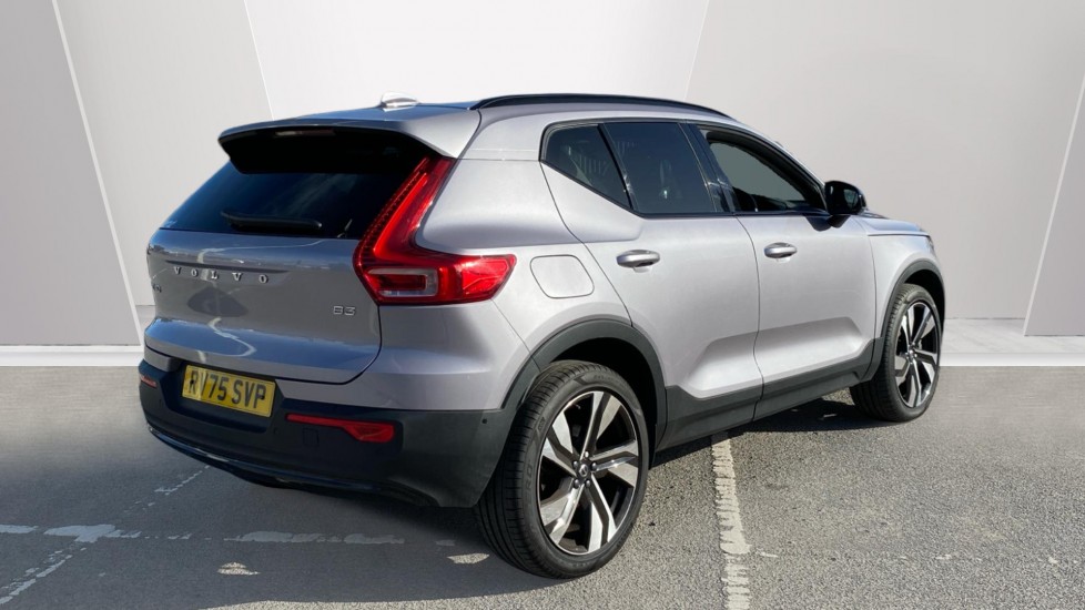 Volvo XC40 2.0 B3P Ultra Dark 5dr Auto Petrol Estate - Image 2