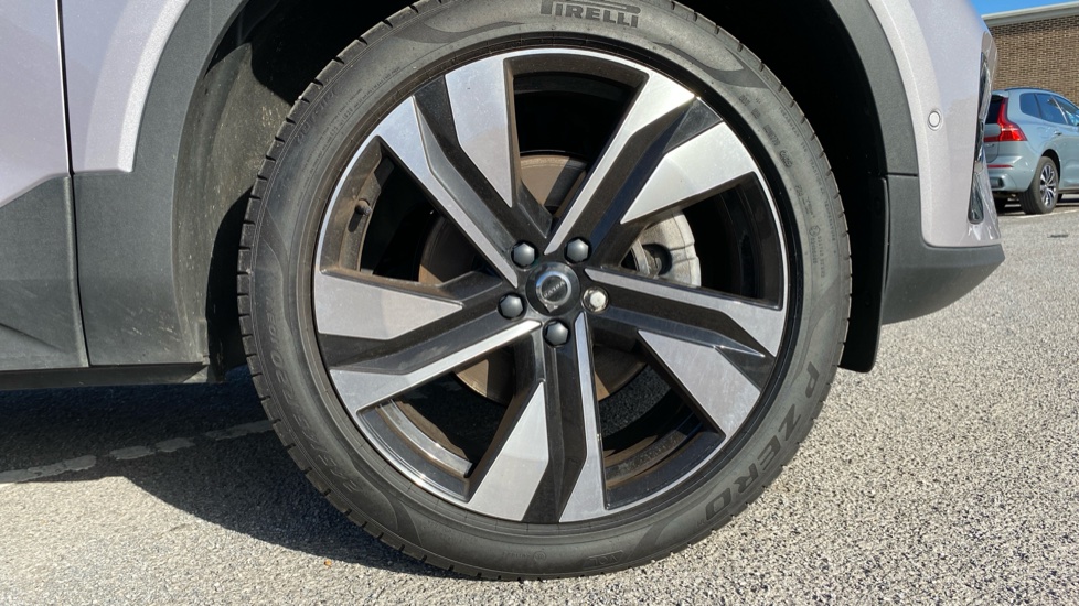 Volvo XC40 2.0 B3P Ultra Dark 5dr Auto Petrol Estate - Image 9