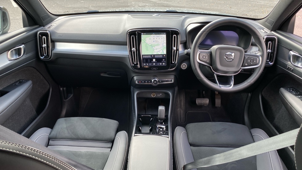 Volvo XC40 2.0 B4P Plus Dark 5dr Auto Petrol Estate - Image 5