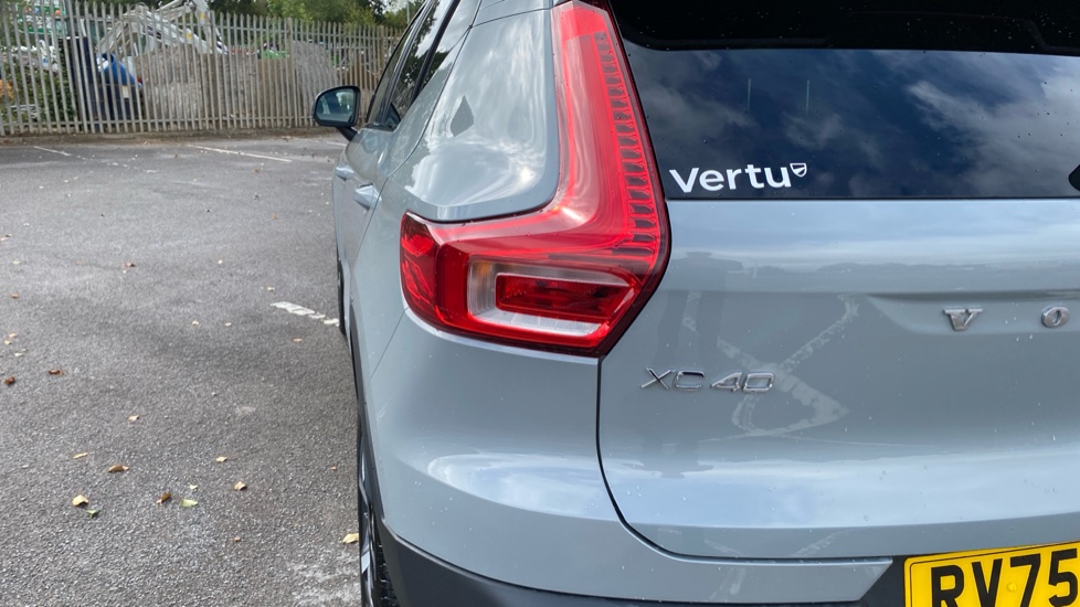 Volvo XC40 2.0 B4P Plus Dark 5dr Auto Petrol Estate - Image 35